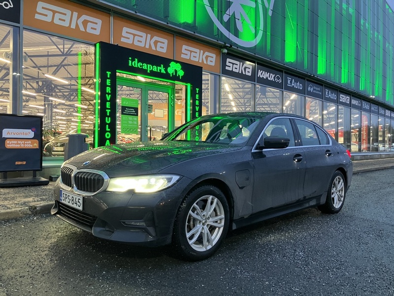 BMW 330 vaihtoauto