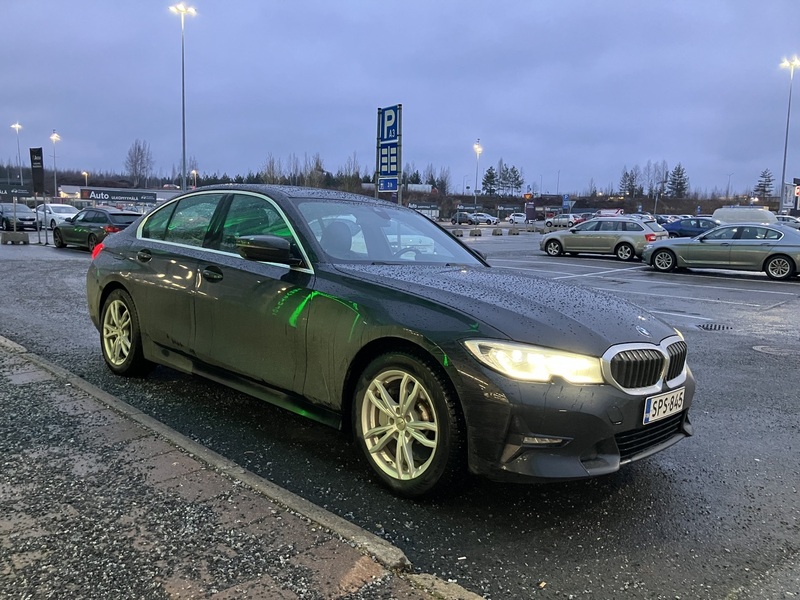 BMW 330 vaihtoauto