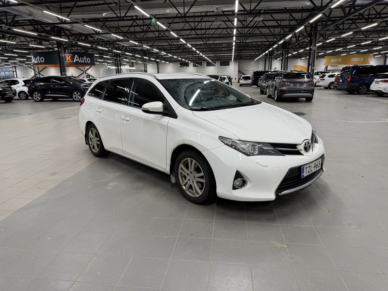 Toyota Auris vaihtoauto