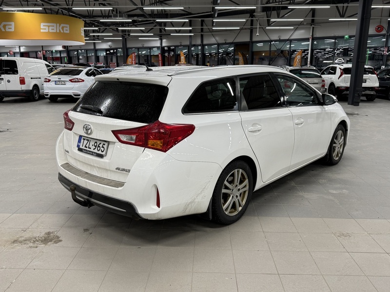 Toyota Auris vaihtoauto