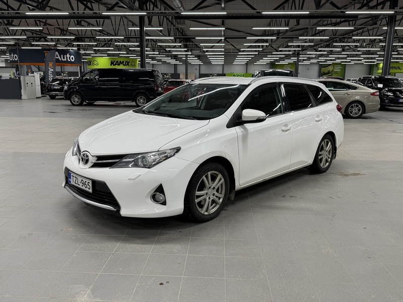 Toyota Auris vaihtoauto