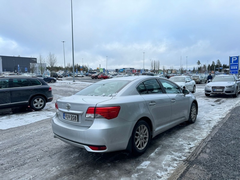 Toyota Avensis vaihtoauto