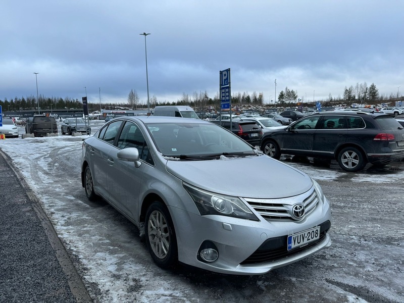 Toyota Avensis vaihtoauto