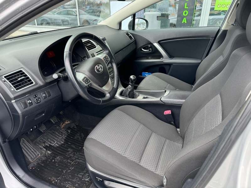 Toyota Avensis vaihtoauto