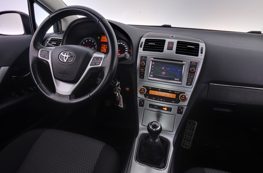 Toyota Avensis vaihtoauto