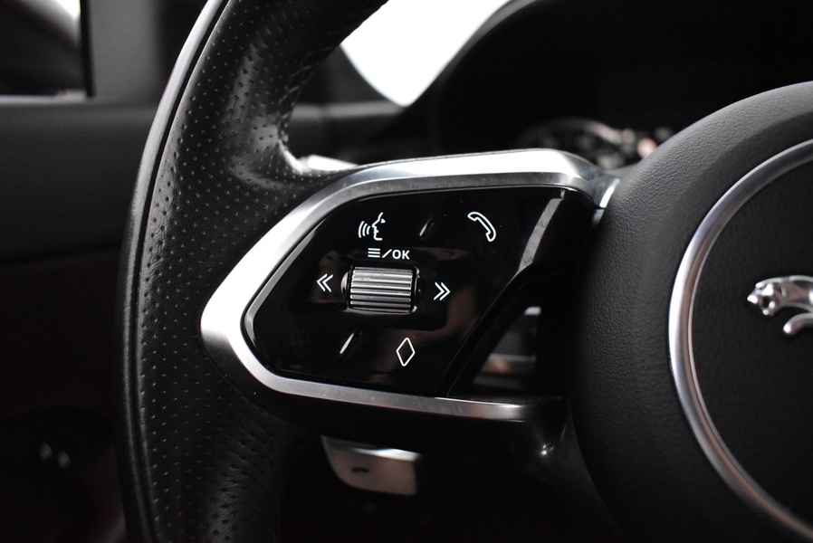 Jaguar E-PACE vaihtoauto