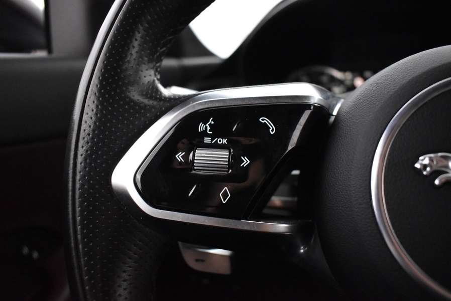 Jaguar E-PACE vaihtoauto