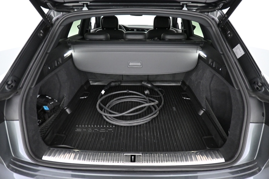 Audi Q8 e-tron vaihtoauto