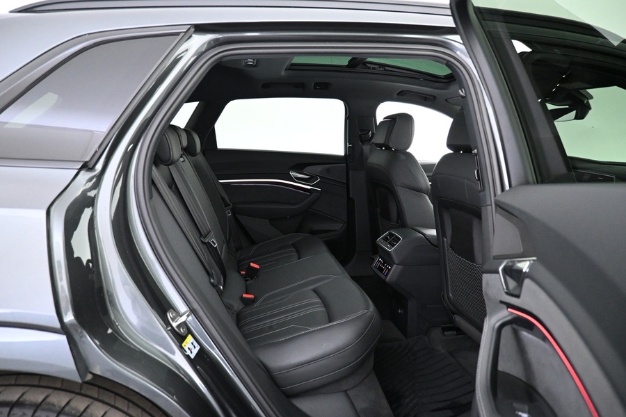 Audi Q8 e-tron vaihtoauto