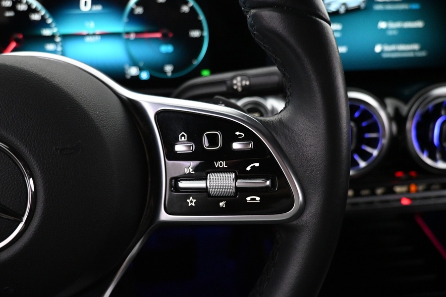 Mercedes-Benz EQB vaihtoauto