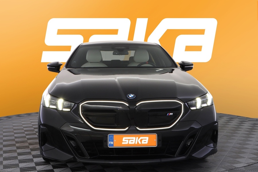 BMW i5 M60 vaihtoauto