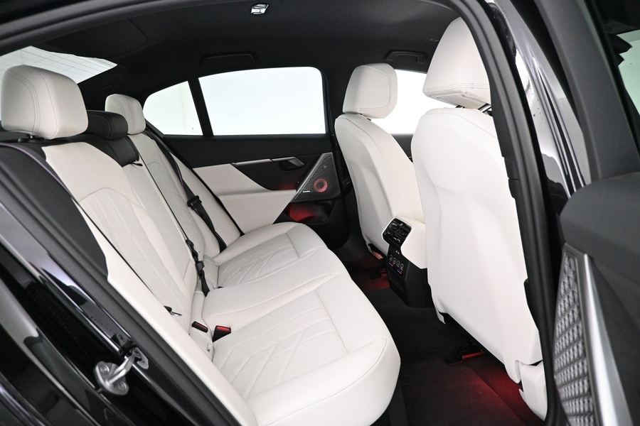 BMW i5 M60 vaihtoauto