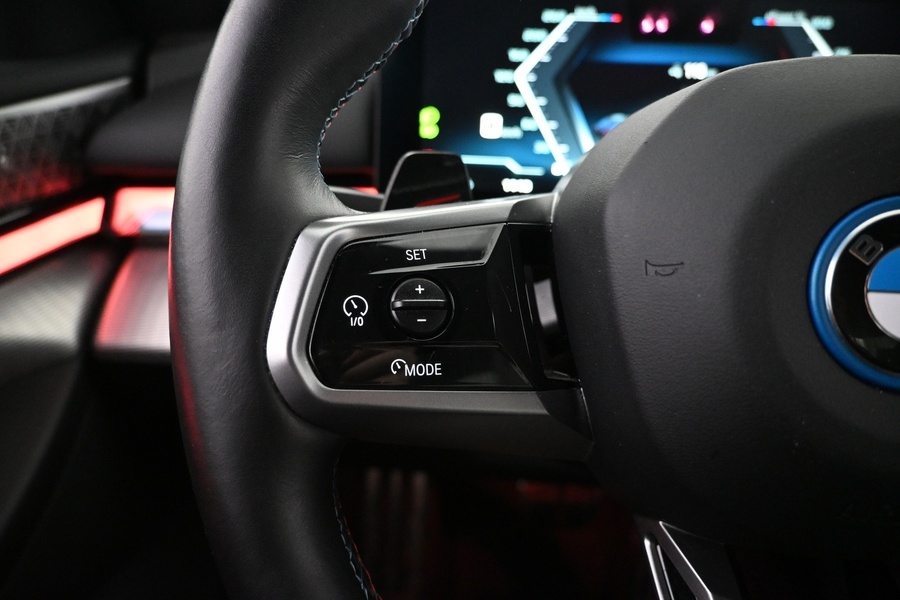 BMW i5 M60 vaihtoauto