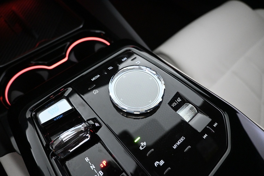 BMW i5 M60 vaihtoauto