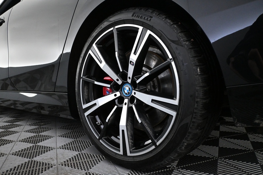BMW i5 M60 vaihtoauto
