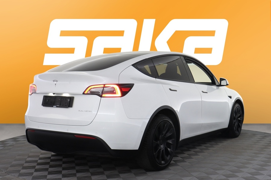 Tesla Model Y vaihtoauto