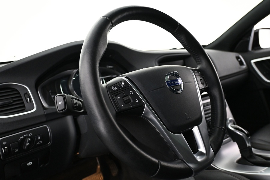 Volvo V60 Cross Country vaihtoauto