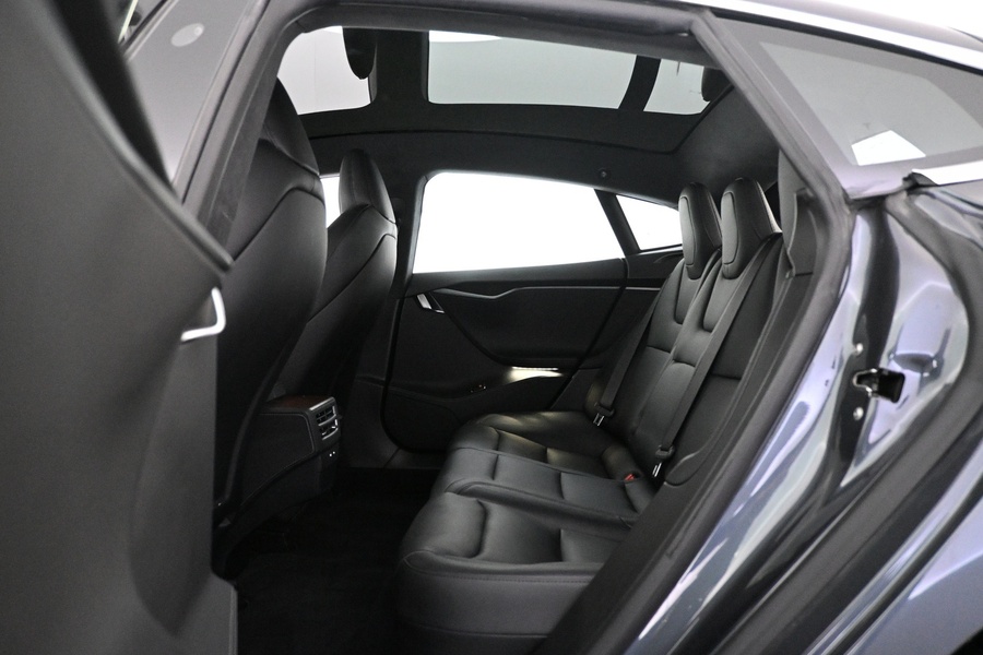 Tesla Model S vaihtoauto