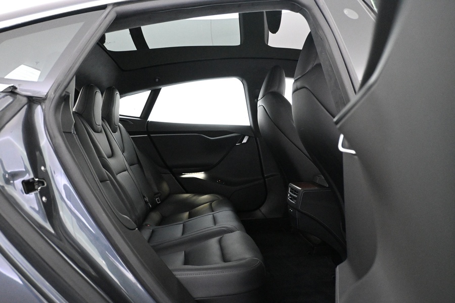 Tesla Model S vaihtoauto