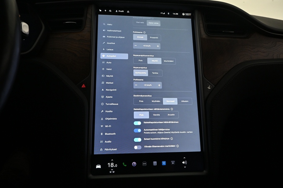 Tesla Model S vaihtoauto