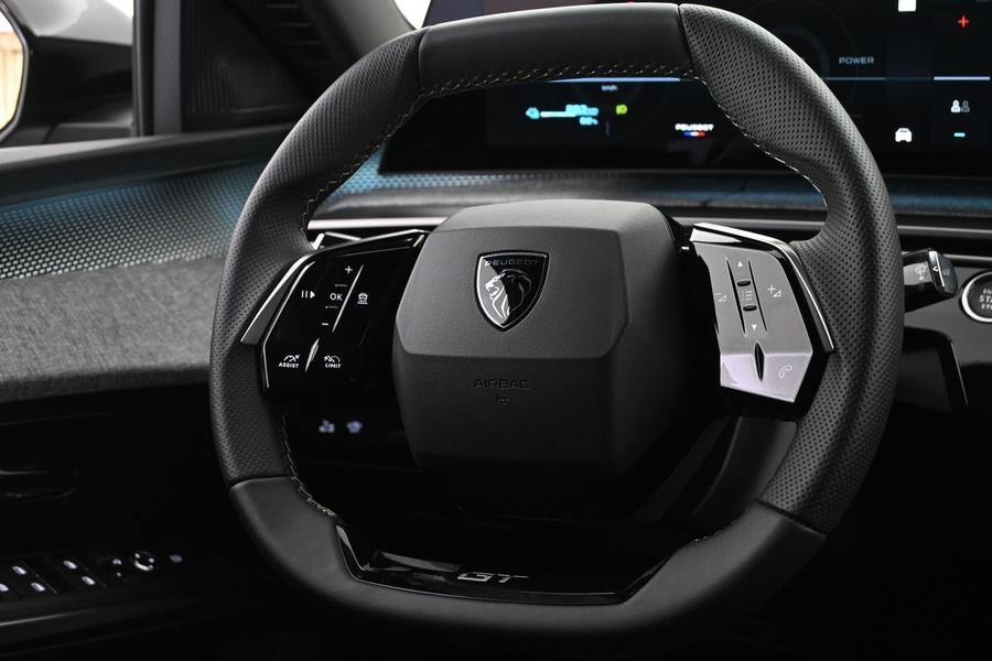 Peugeot E-3008 vaihtoauto