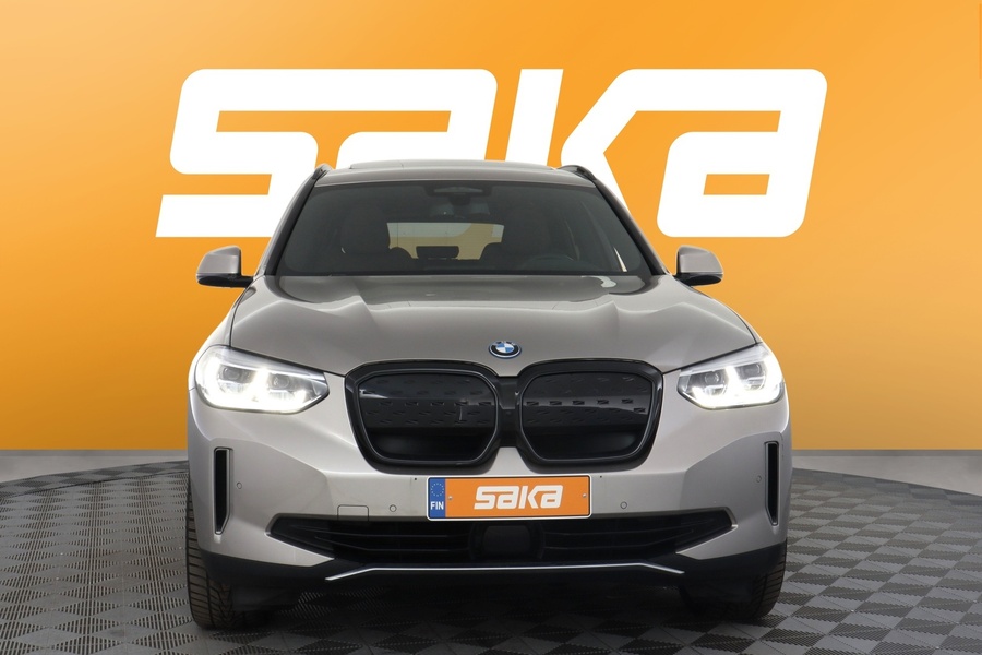 BMW iX3 vaihtoauto