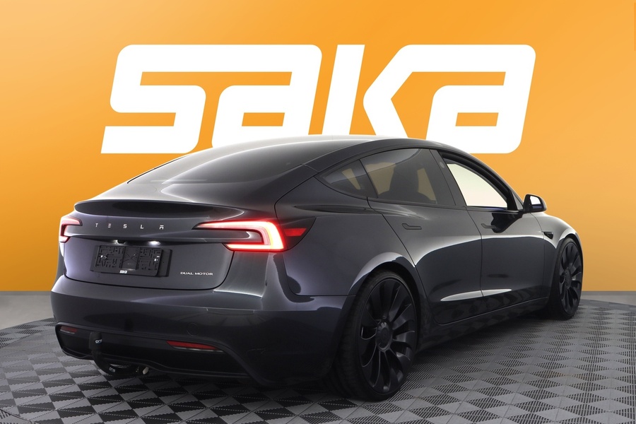 Tesla Model 3 vaihtoauto