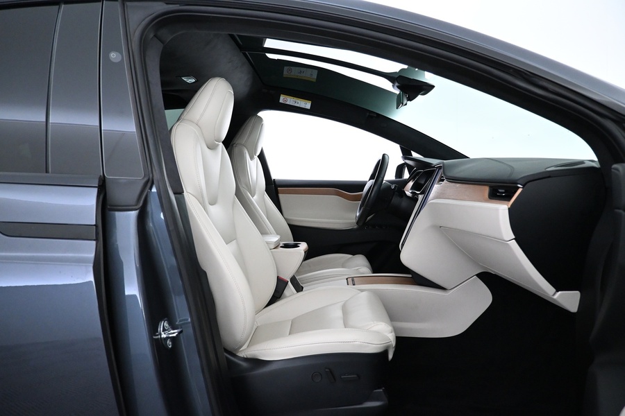 Tesla Model X vaihtoauto