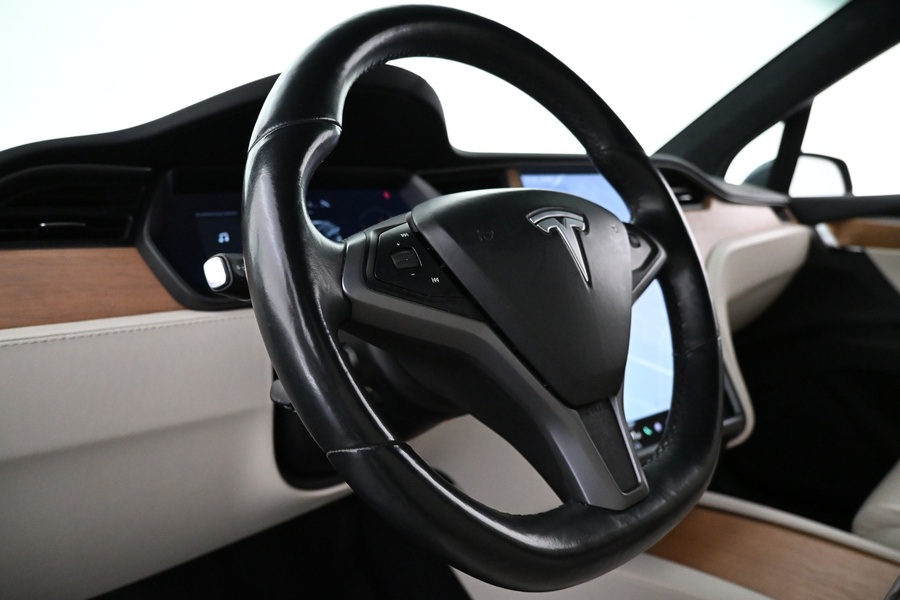 Tesla Model X vaihtoauto