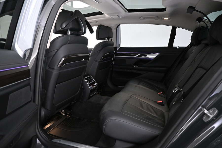 BMW 745 vaihtoauto