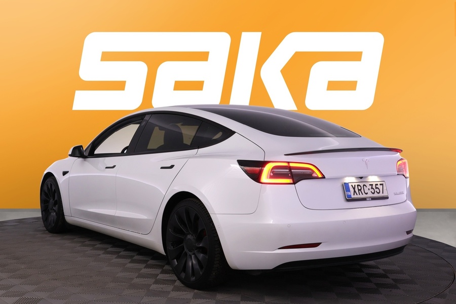 Tesla Model 3 vaihtoauto