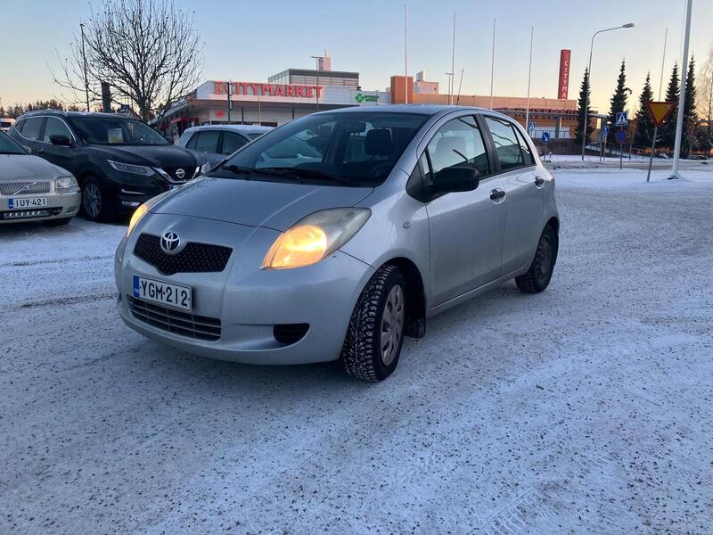 Toyota Yaris vaihtoauto