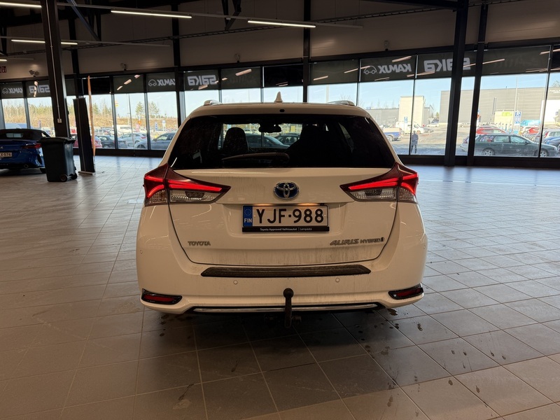 Toyota Auris vaihtoauto