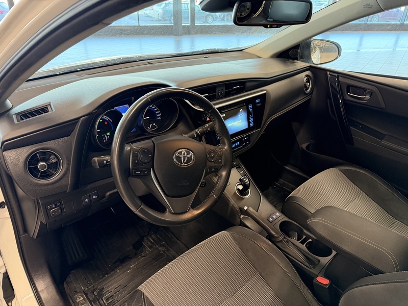 Toyota Auris vaihtoauto