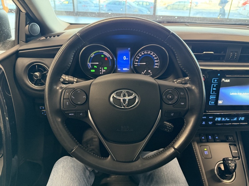 Toyota Auris vaihtoauto