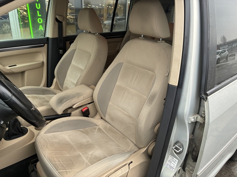 Volkswagen Touran vaihtoauto