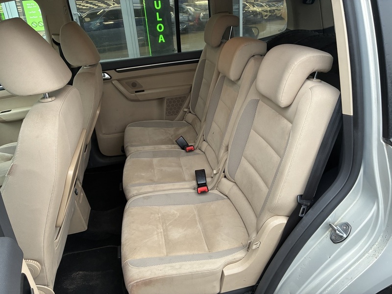 Volkswagen Touran vaihtoauto