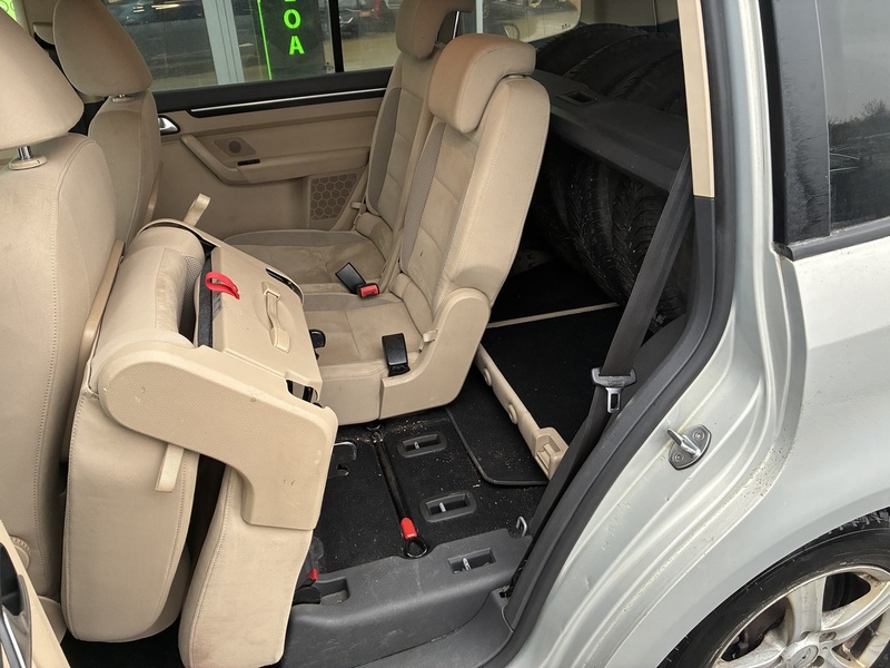 Volkswagen Touran vaihtoauto