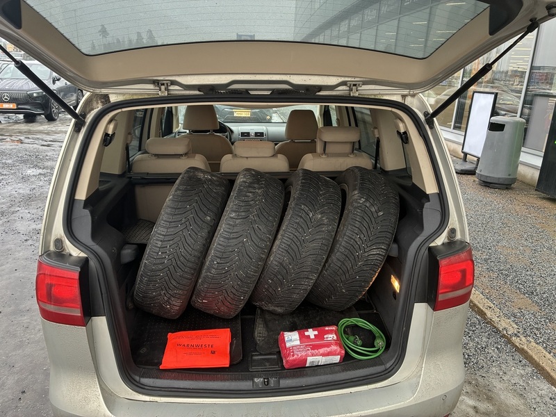 Volkswagen Touran vaihtoauto