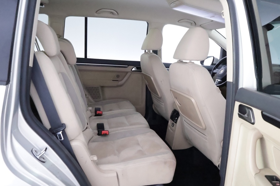 Volkswagen Touran vaihtoauto