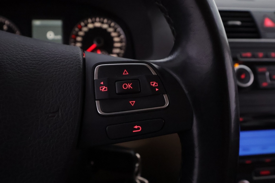 Volkswagen Touran vaihtoauto