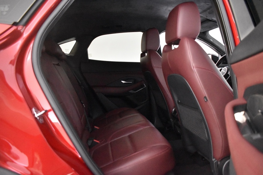 Jaguar E-PACE vaihtoauto