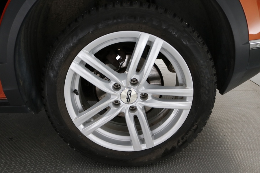 Volkswagen T-Roc vaihtoauto