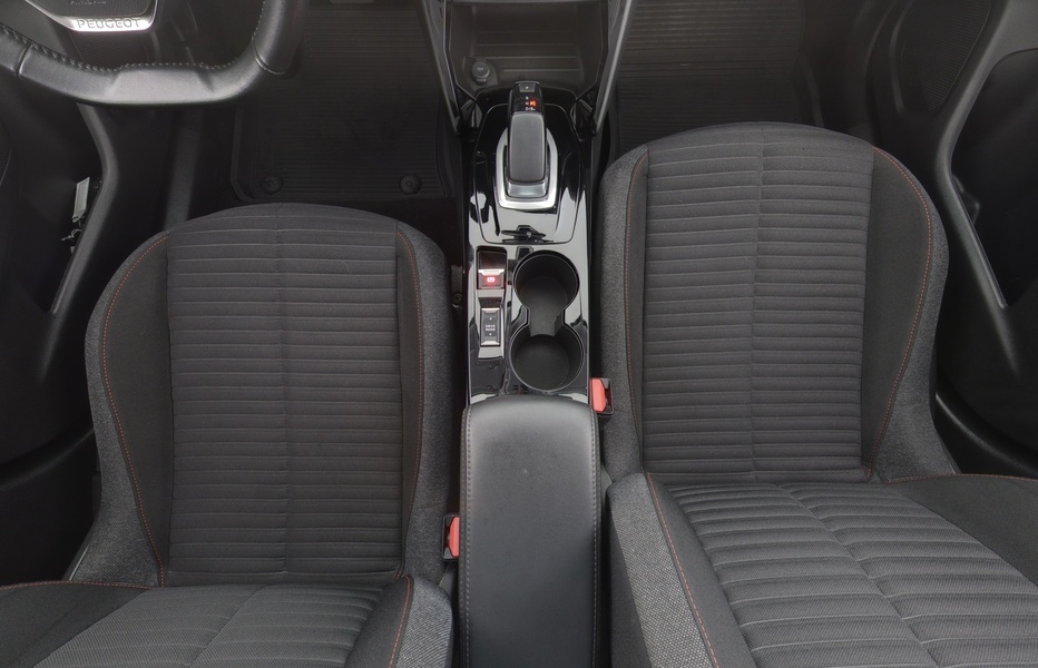 Peugeot e-2008 vaihtoauto