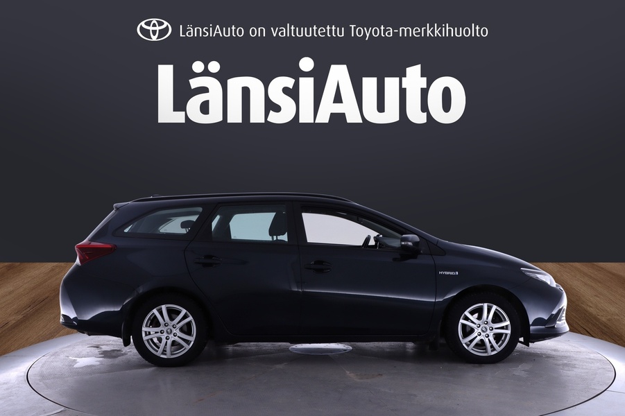 Toyota Auris vaihtoauto