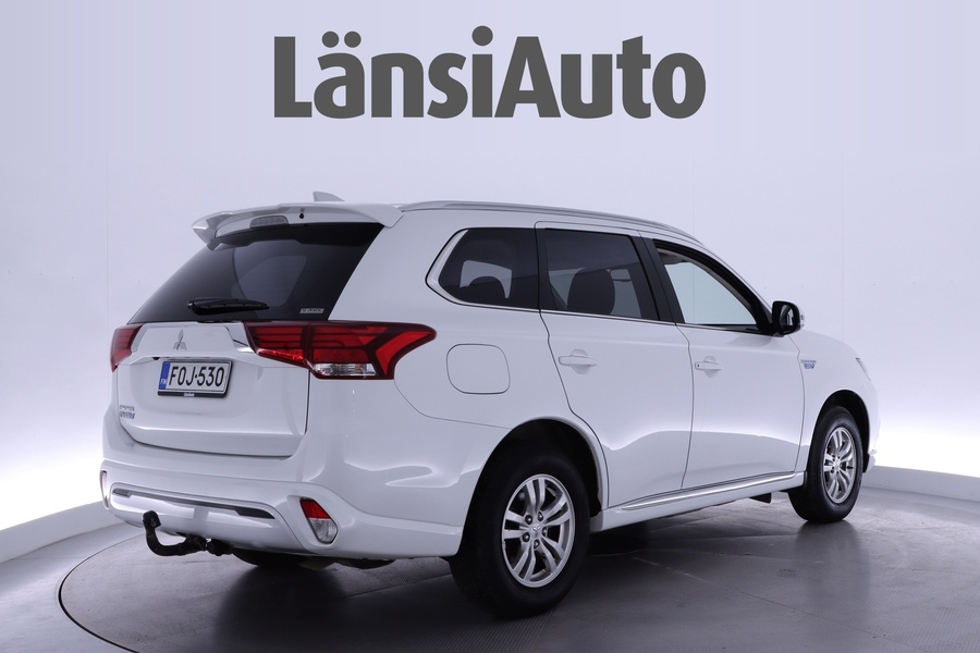 Mitsubishi Outlander PHEV vaihtoauto