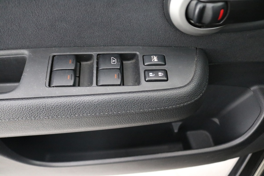 Nissan Tiida vaihtoauto