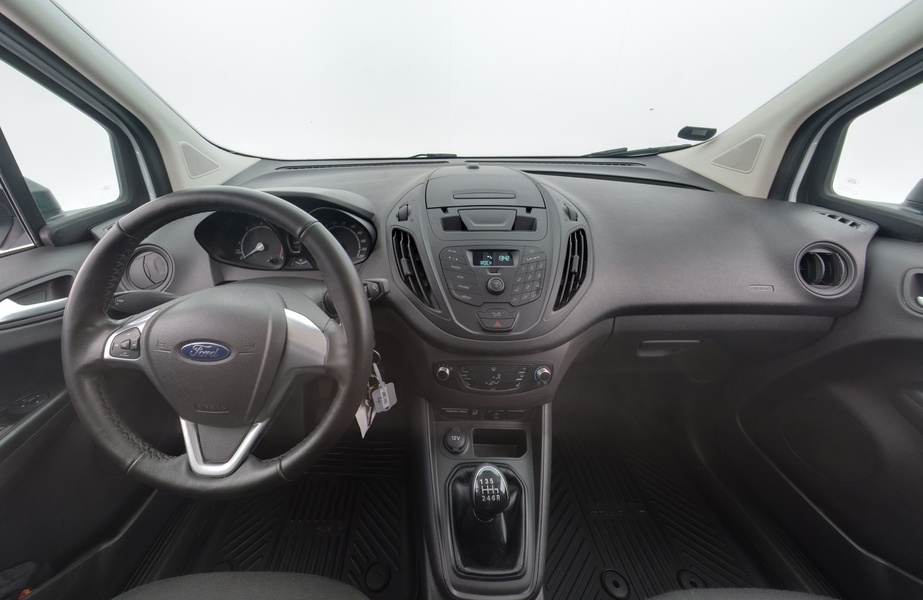 Ford Transit Courier vaihtoauto