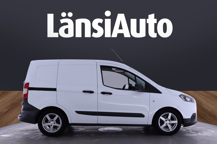 Ford Transit Courier vaihtoauto