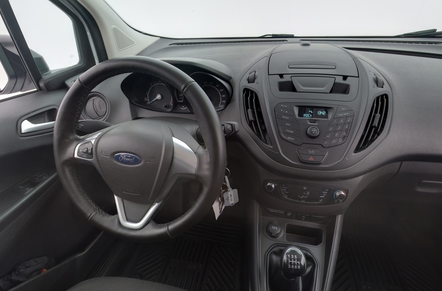 Ford Transit Courier vaihtoauto